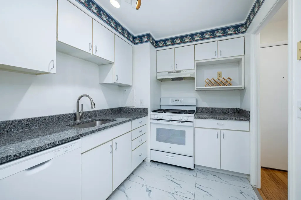 1213 Island Drive Ann Arbor City MI 48105