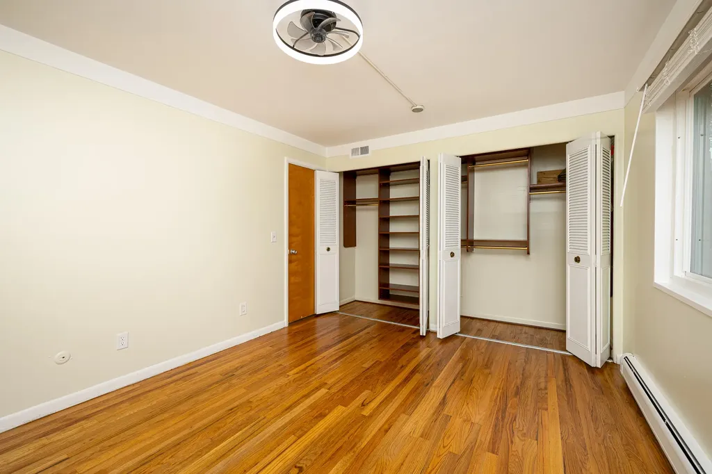 1213 Island Drive Ann Arbor City MI 48105