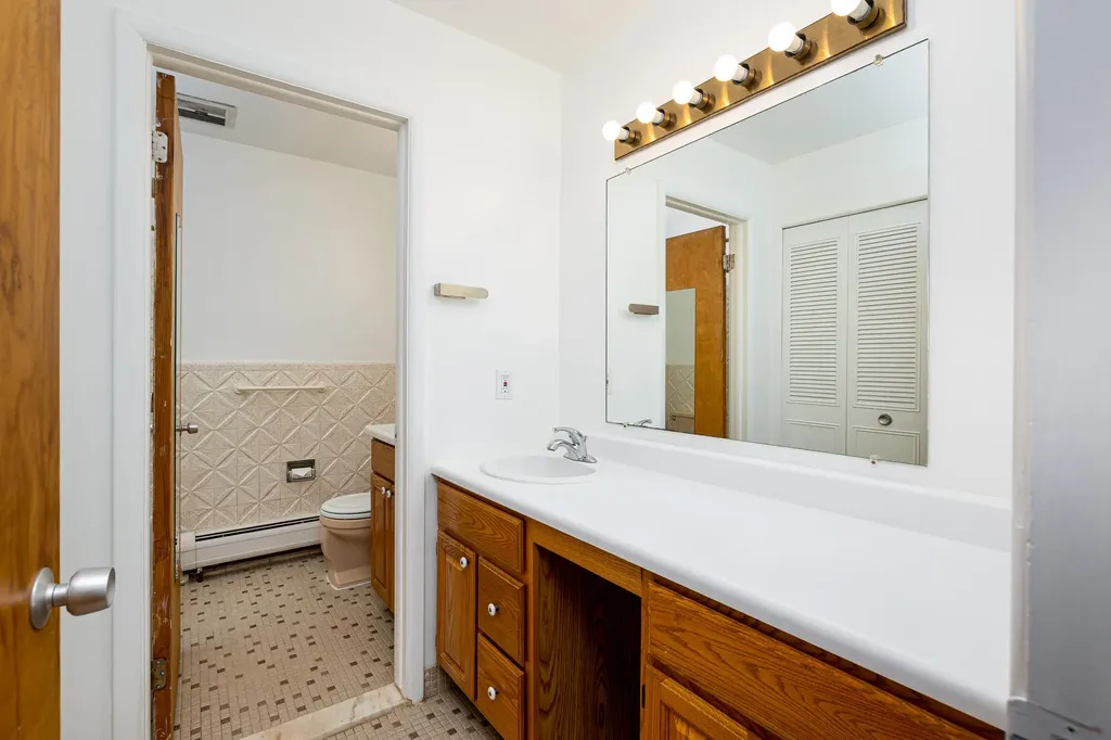 1213 Island Drive Ann Arbor City MI 48105