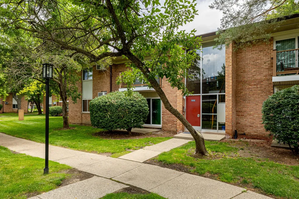 1213 Island Drive Ann Arbor City MI 48105