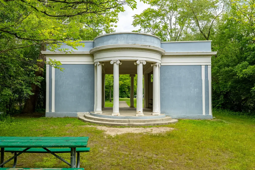 1213 Island Drive Ann Arbor City MI 48105