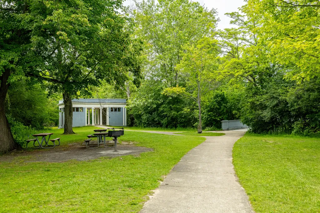 1213 Island Drive Ann Arbor City MI 48105