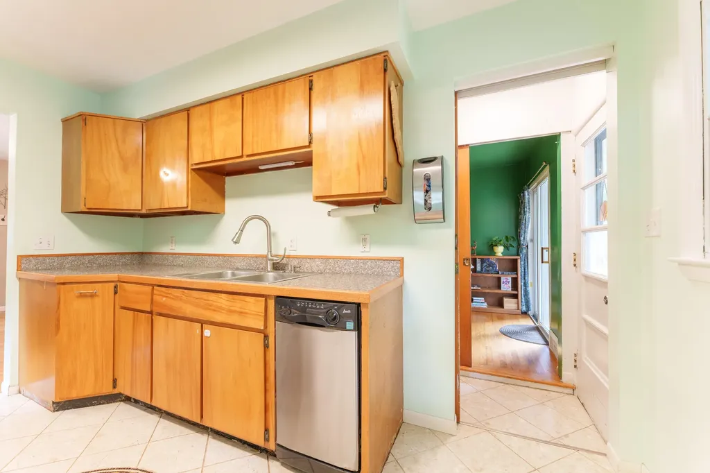 717 Carbeck Drive Ann Arbor City MI 48103