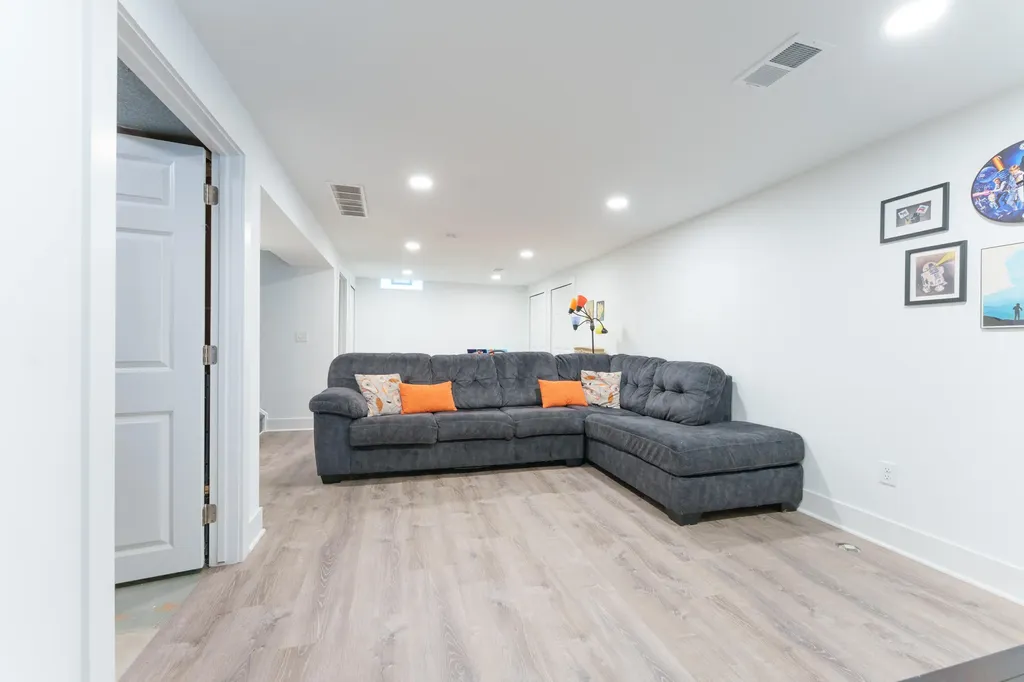 717 Carbeck Drive Ann Arbor City MI 48103