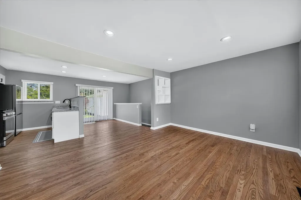 34330 Florence Street Westland City MI 48185