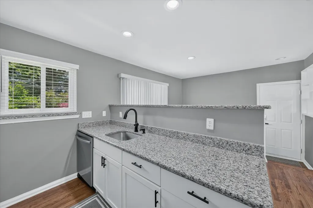 34330 Florence Street Westland City MI 48185
