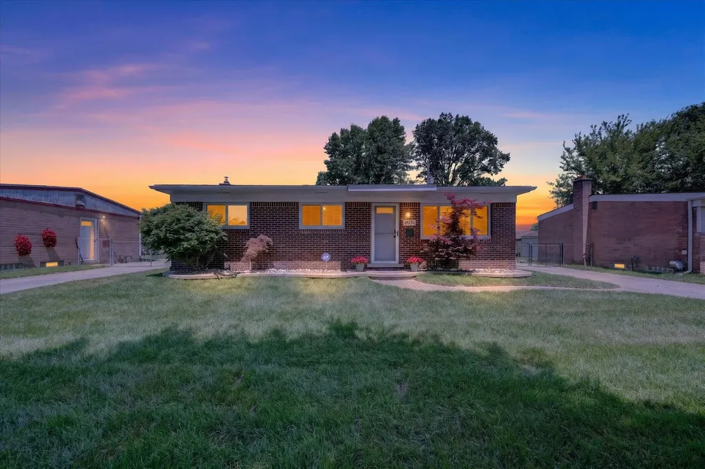 34330 Florence Street Westland City MI 48185