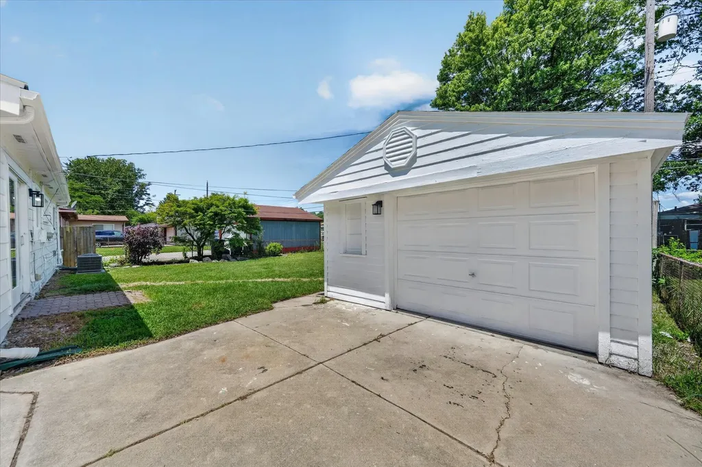 34330 Florence Street Westland City MI 48185