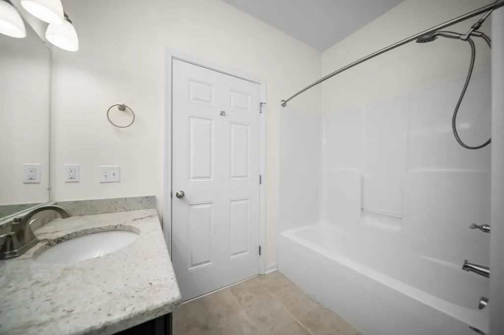 1013 E Summerfield Glen Circle Scio Township MI 48103