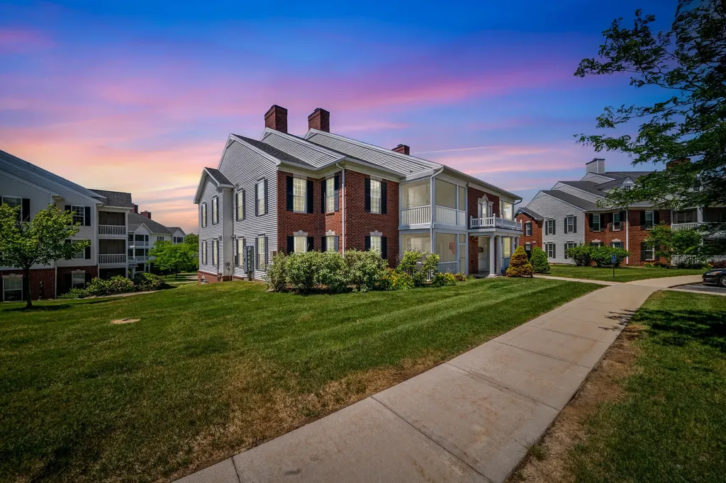 1013 E Summerfield Glen Circle Scio Township MI 48103