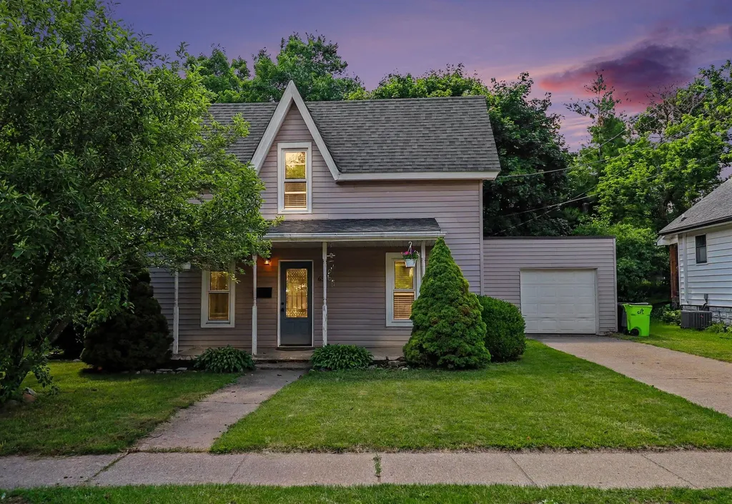 65 Pleasant Street Oxford Village MI 48371