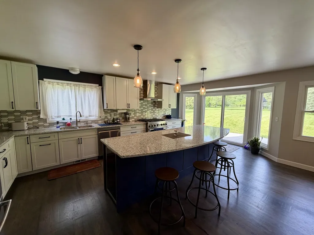 6961 Suncrest Drive Pittsfield Charter Township MI 48176
