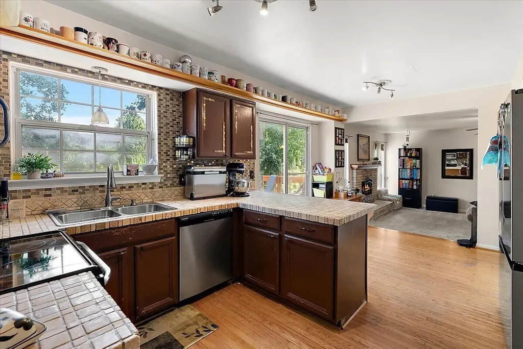 3223 Roon The Ben Ann Arbor City MI 48108
