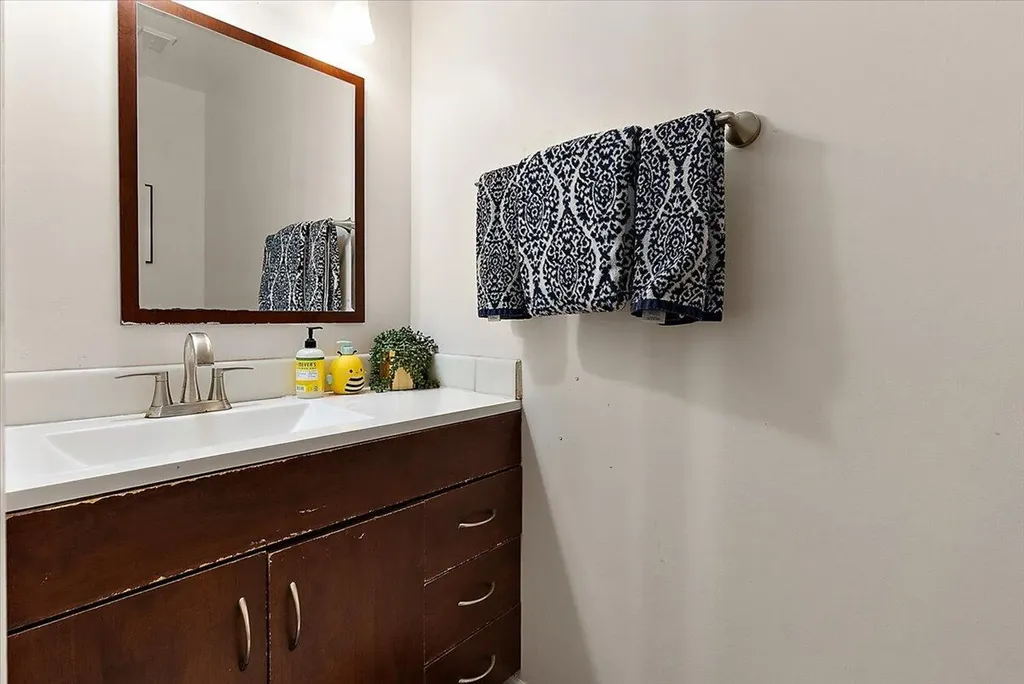 3223 Roon The Ben Ann Arbor City MI 48108