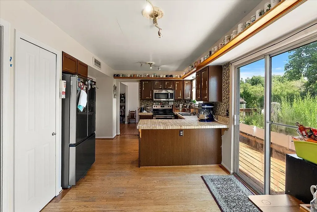 3223 Roon The Ben Ann Arbor City MI 48108