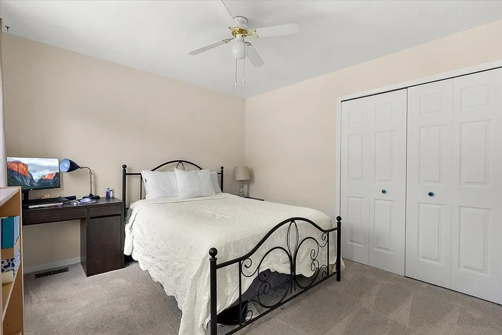 3223 Roon The Ben Ann Arbor City MI 48108