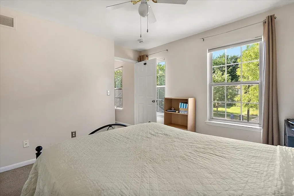 3223 Roon The Ben Ann Arbor City MI 48108