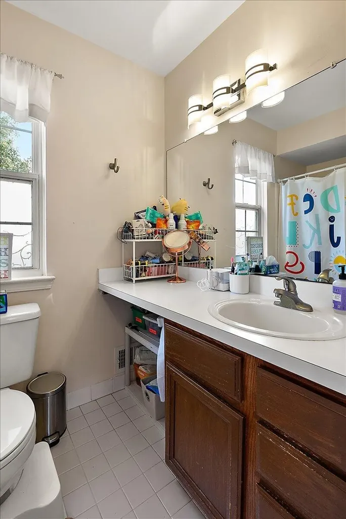 3223 Roon The Ben Ann Arbor City MI 48108