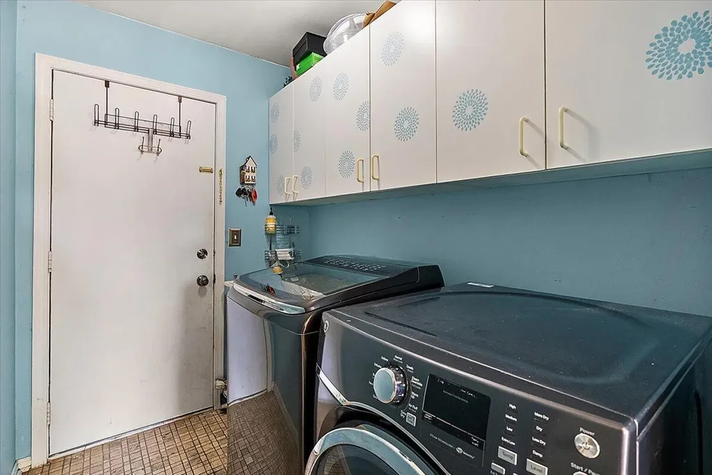 3223 Roon The Ben Ann Arbor City MI 48108