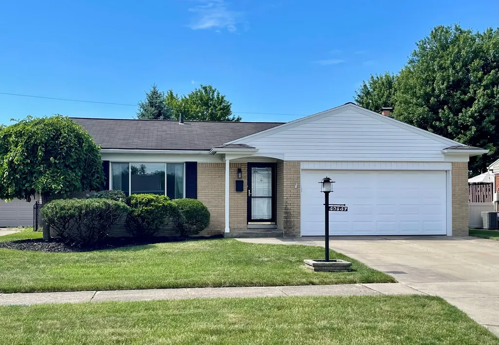 40547 Orangelawn Avenue Plymouth Charter Township MI 48170