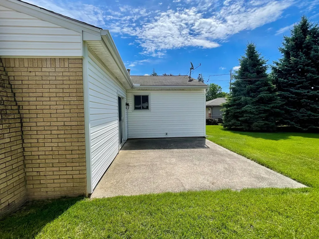 40547 Orangelawn Avenue Plymouth Charter Township MI 48170