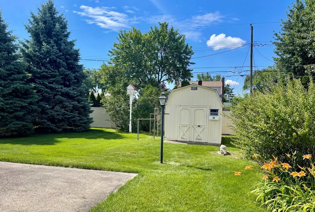 40547 Orangelawn Avenue Plymouth Charter Township MI 48170