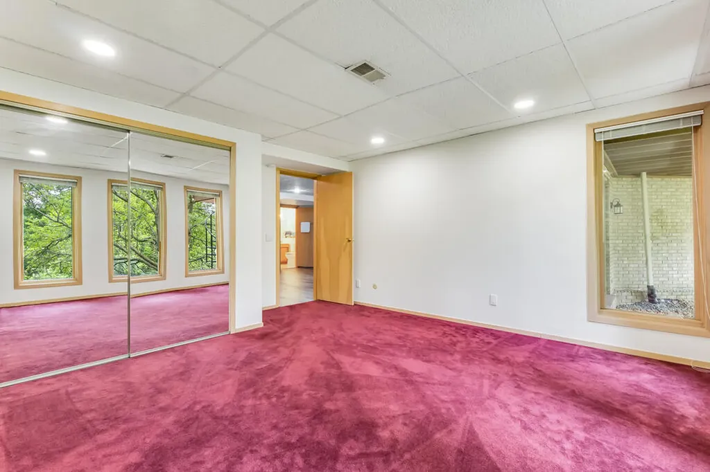 28044 Hickory Circle Farmington Hills City MI 48331
