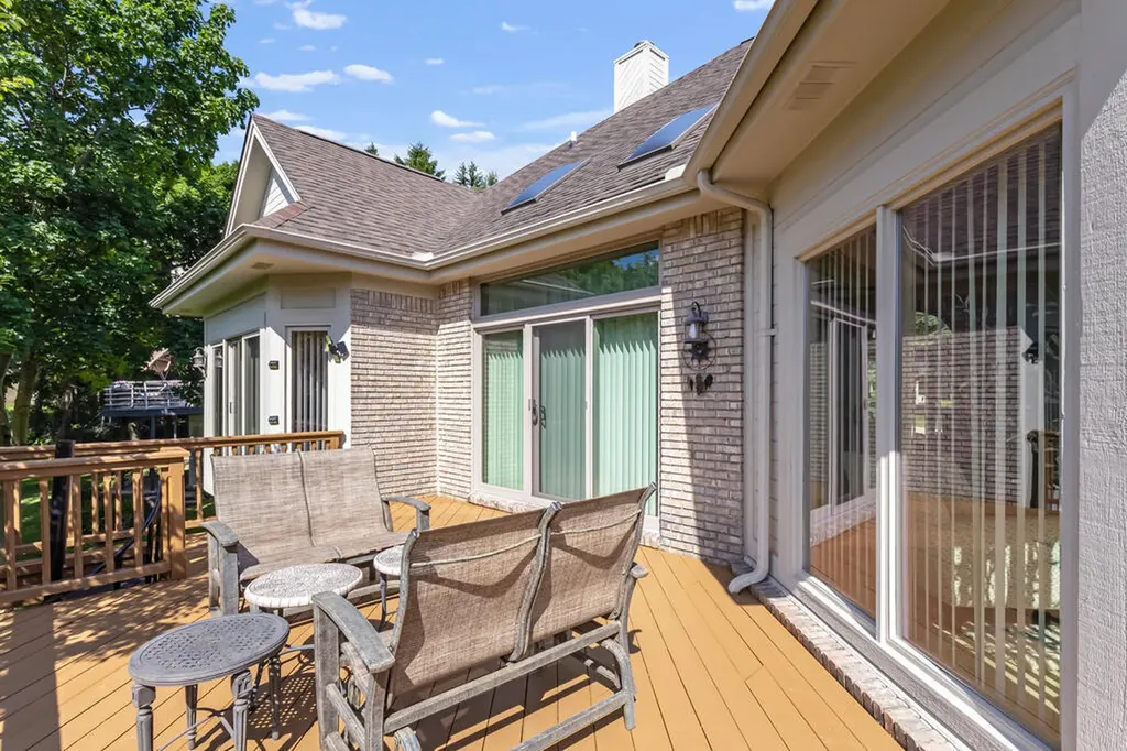 28044 Hickory Circle Farmington Hills City MI 48331
