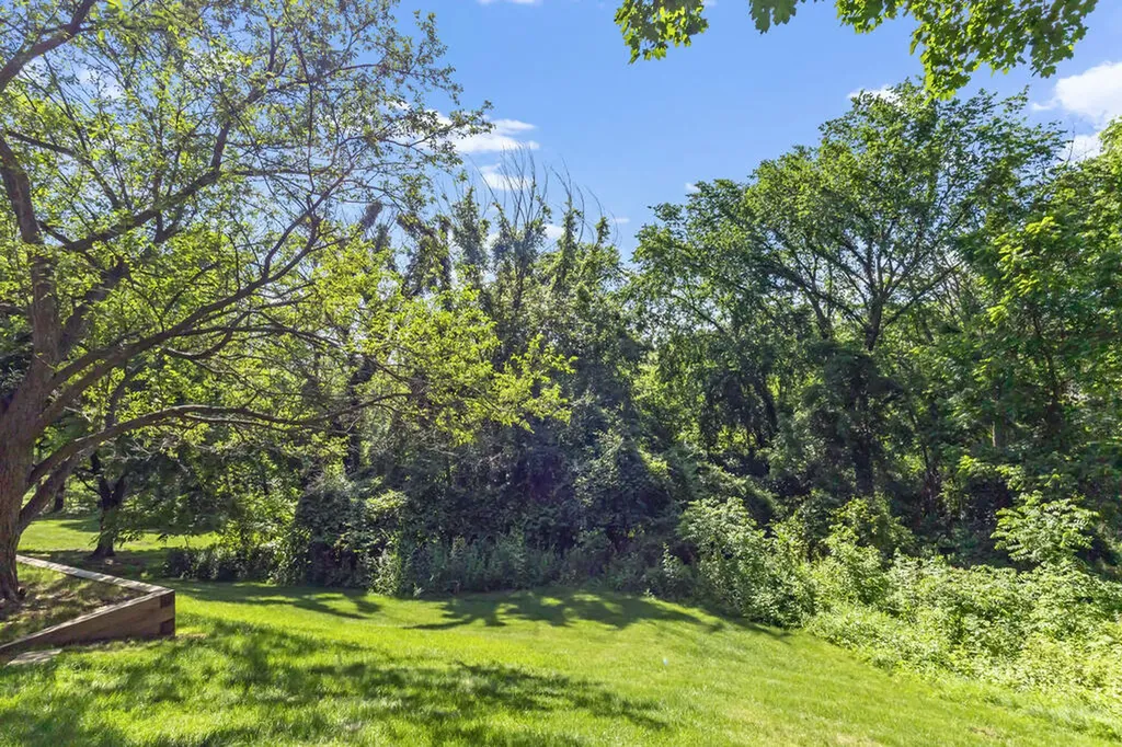 28044 Hickory Circle Farmington Hills City MI 48331