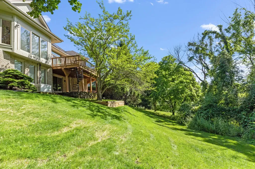 28044 Hickory Circle Farmington Hills City MI 48331
