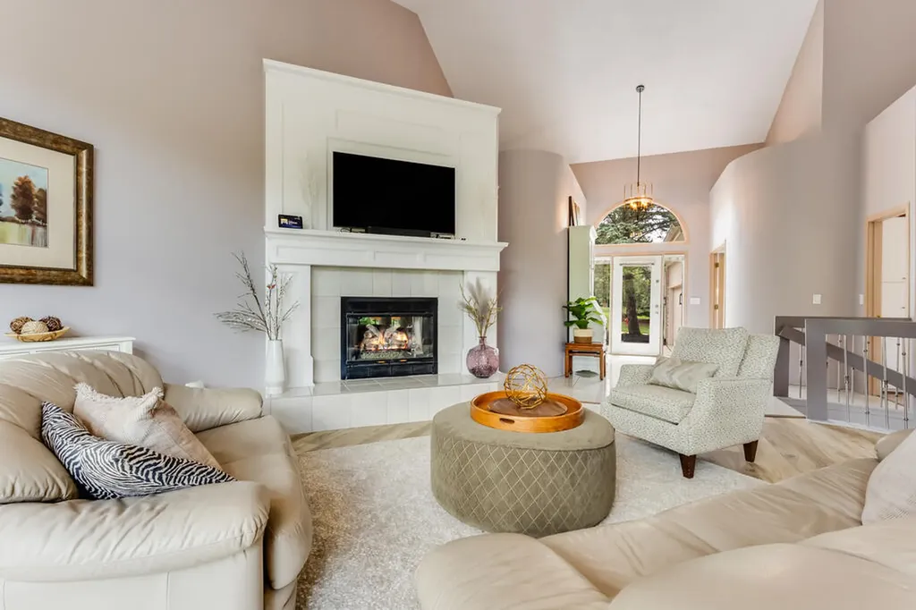 28044 Hickory Circle Farmington Hills City MI 48331