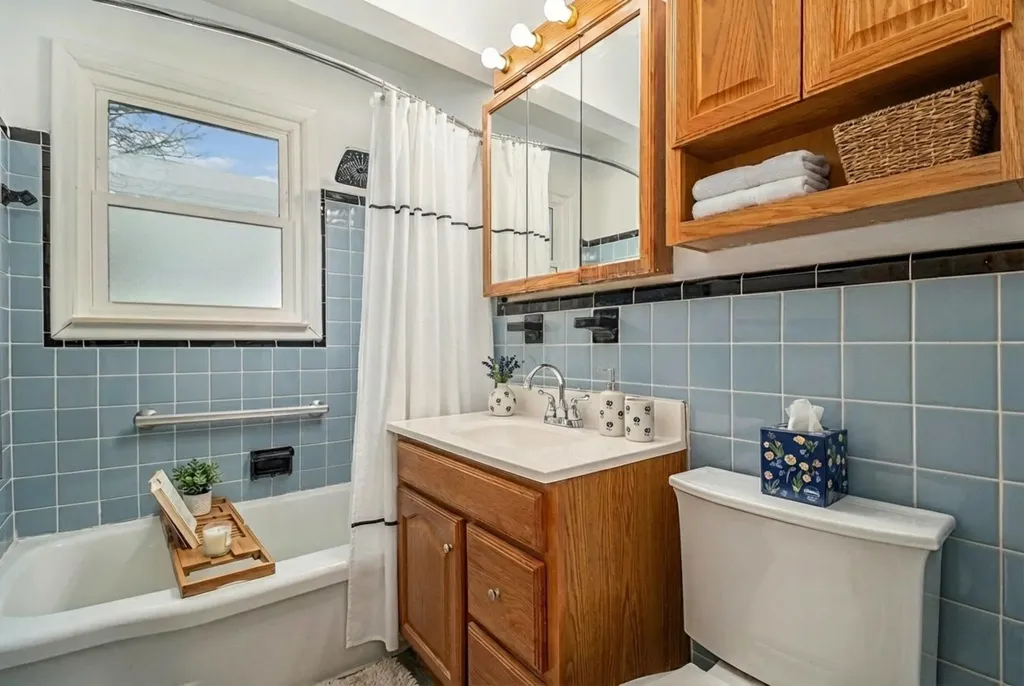 9885 Hubert Avenue Allen Park City MI 48101