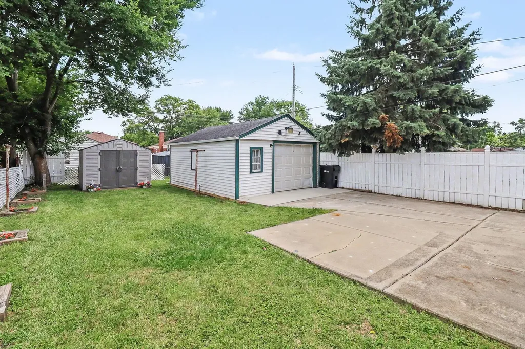 9885 Hubert Avenue Allen Park City MI 48101