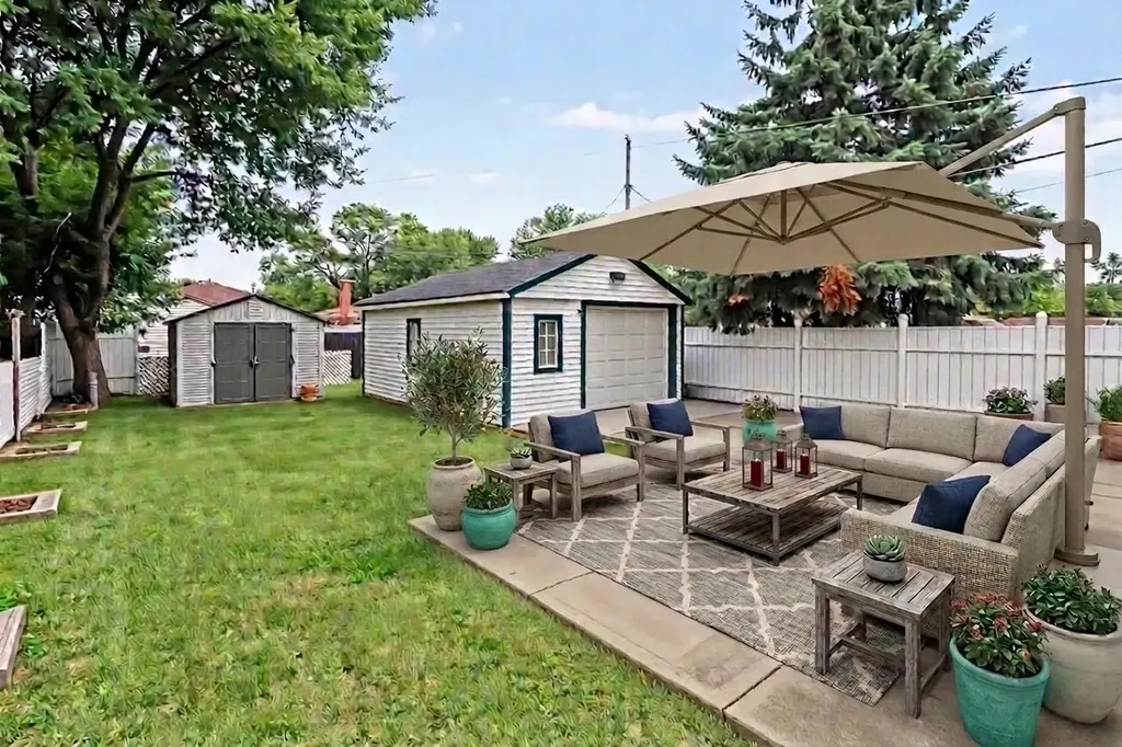 9885 Hubert Avenue Allen Park City MI 48101
