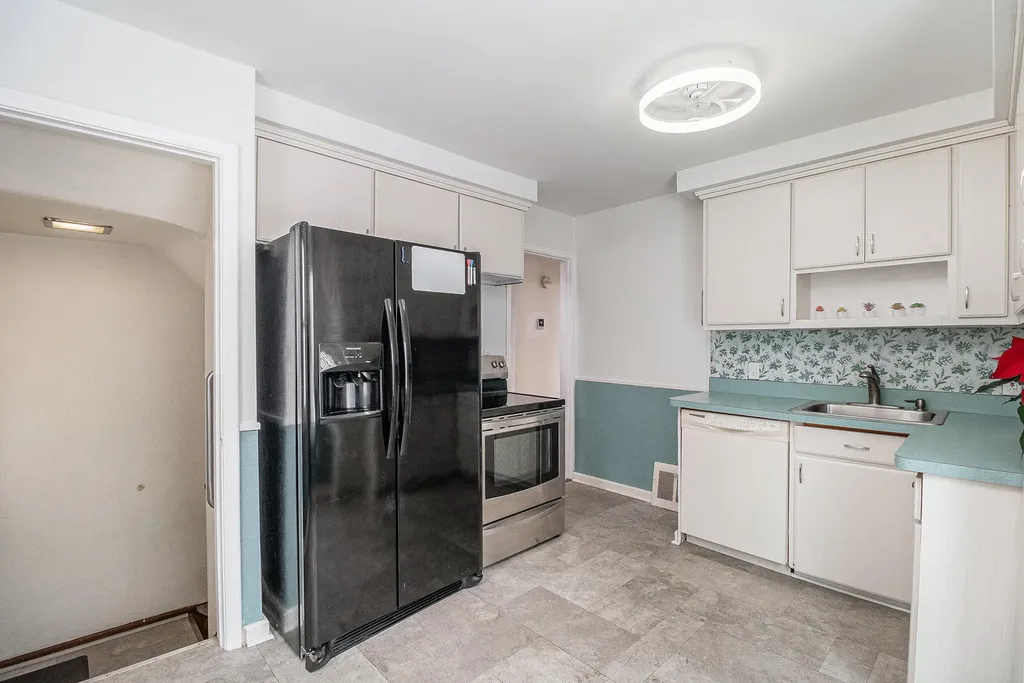9885 Hubert Avenue Allen Park City MI 48101