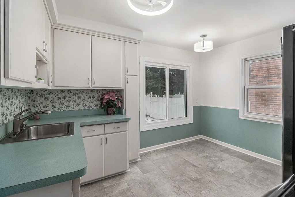 9885 Hubert Avenue Allen Park City MI 48101