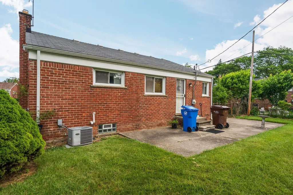 29919 Spring Arbor Drive Inkster City MI 48141