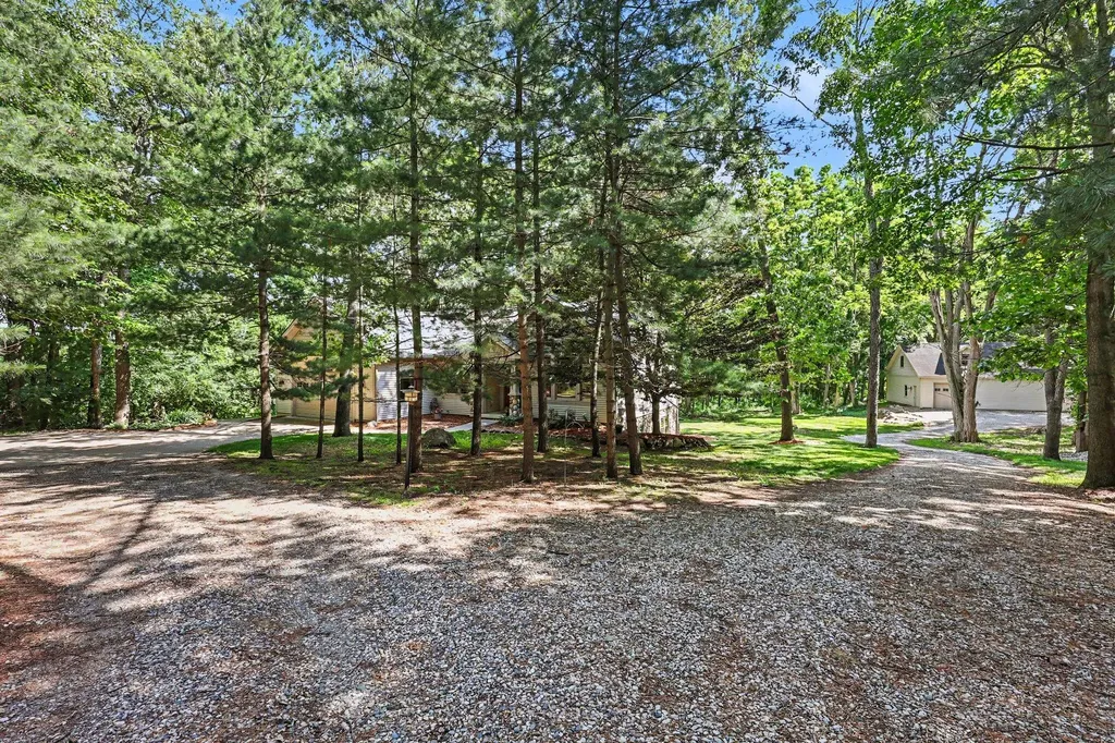 19025 W Old Us Highway 12 Sylvan Township MI 48118