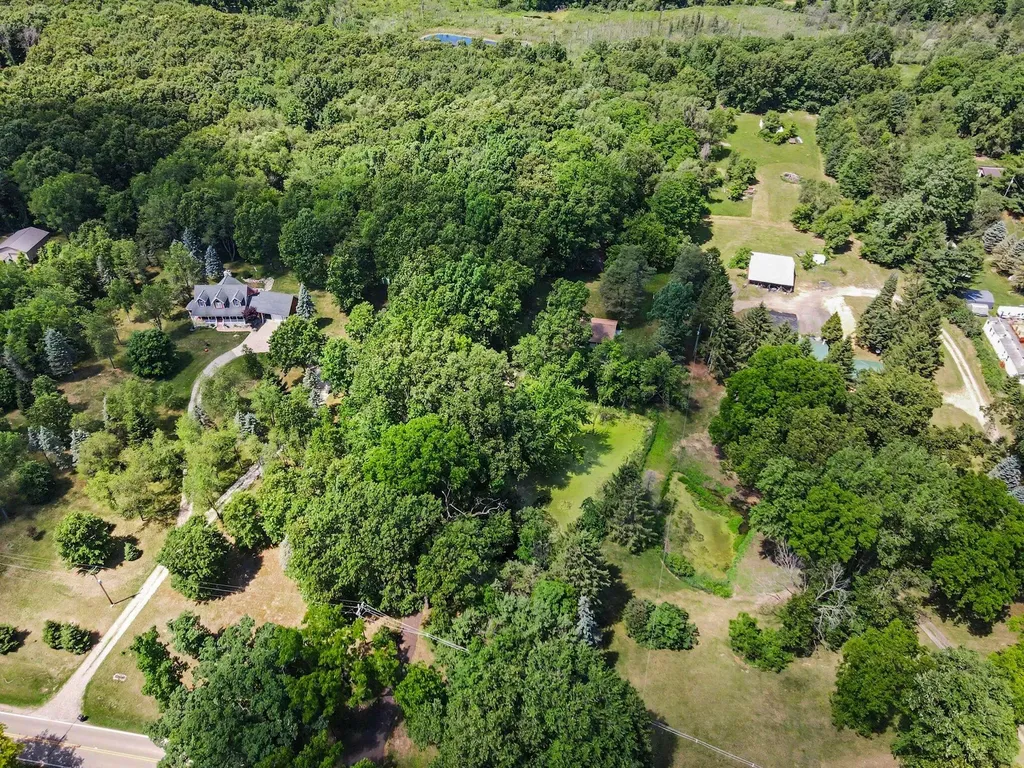 13150 Trist Road Waterloo Township MI 49240
