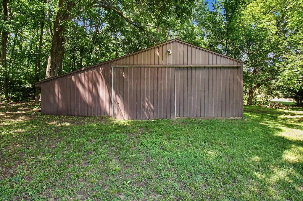 13150 Trist Road Waterloo Township MI 49240