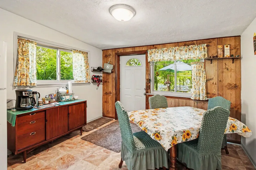 13150 Trist Road Waterloo Township MI 49240