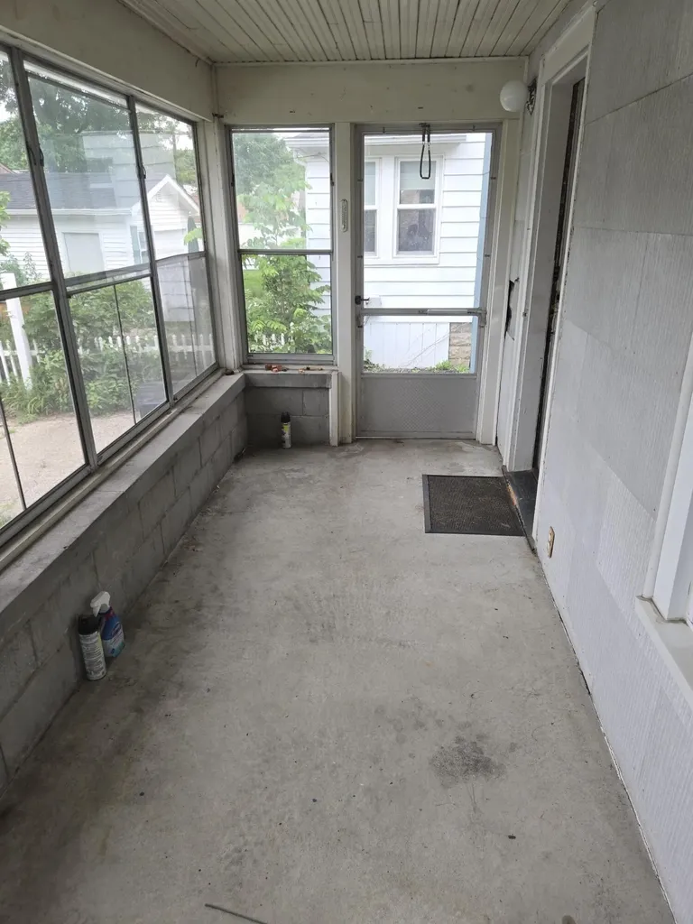 917 Forestdale Road Royal Oak City MI 48067