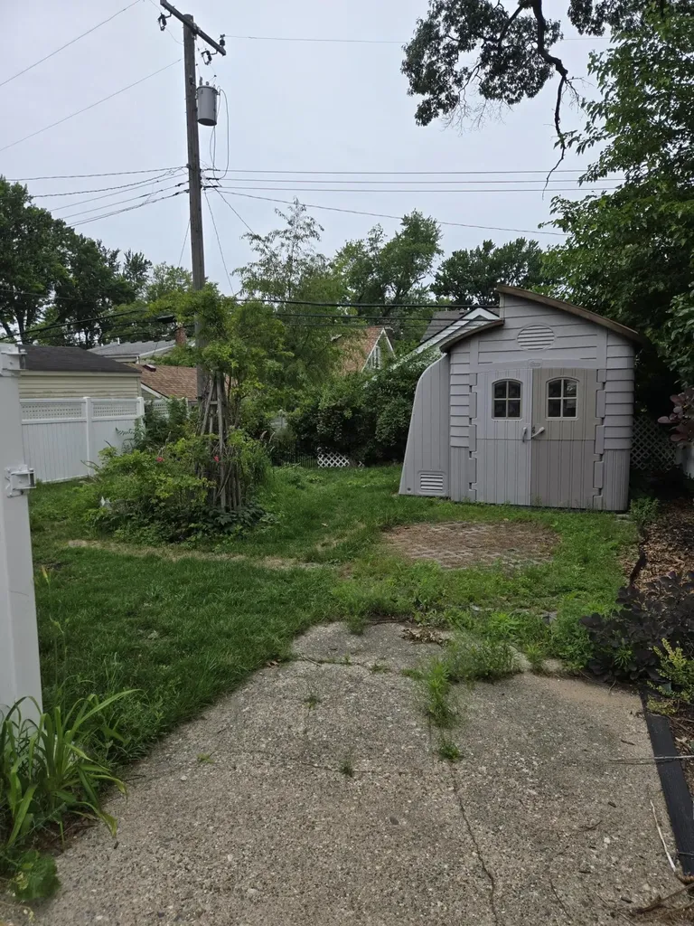 917 Forestdale Road Royal Oak City MI 48067