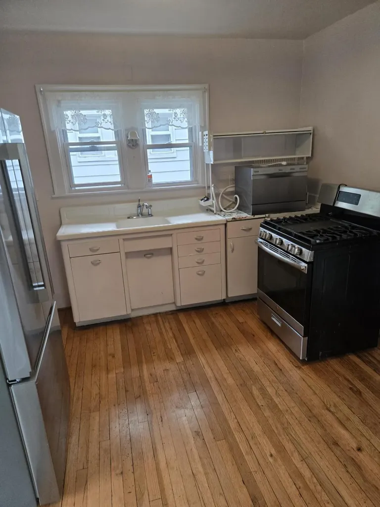 917 Forestdale Road Royal Oak City MI 48067