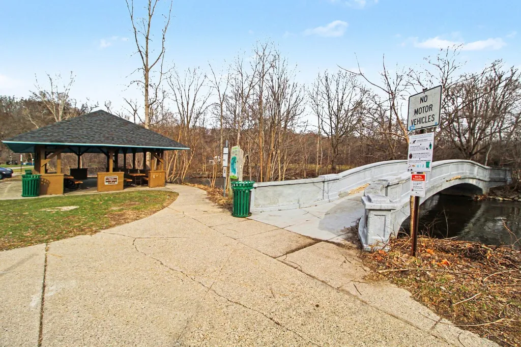 1257 Island Drive Ann Arbor City MI 48105