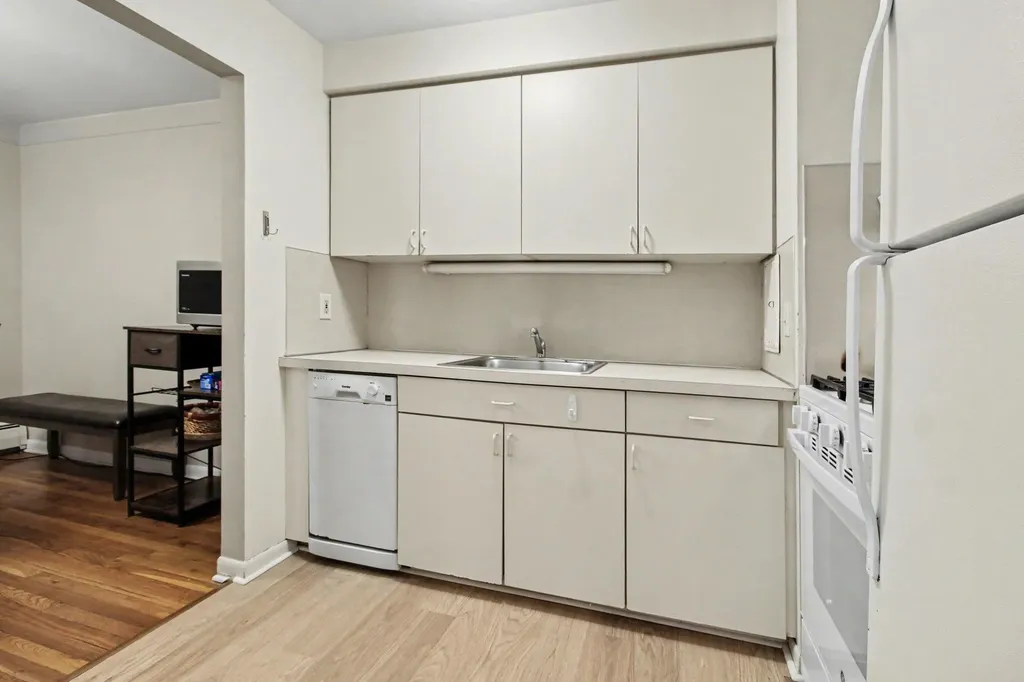 1257 Island Drive Ann Arbor City MI 48105