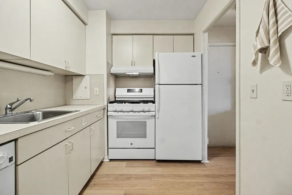 1257 Island Drive Ann Arbor City MI 48105