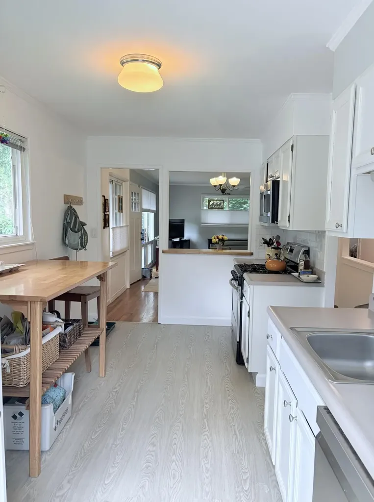 2104 S Circle Drive Ann Arbor City MI 48103