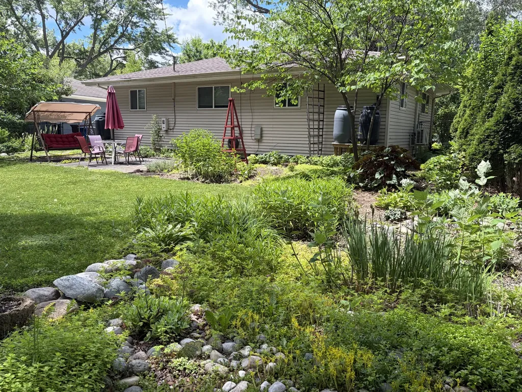 2104 S Circle Drive Ann Arbor City MI 48103