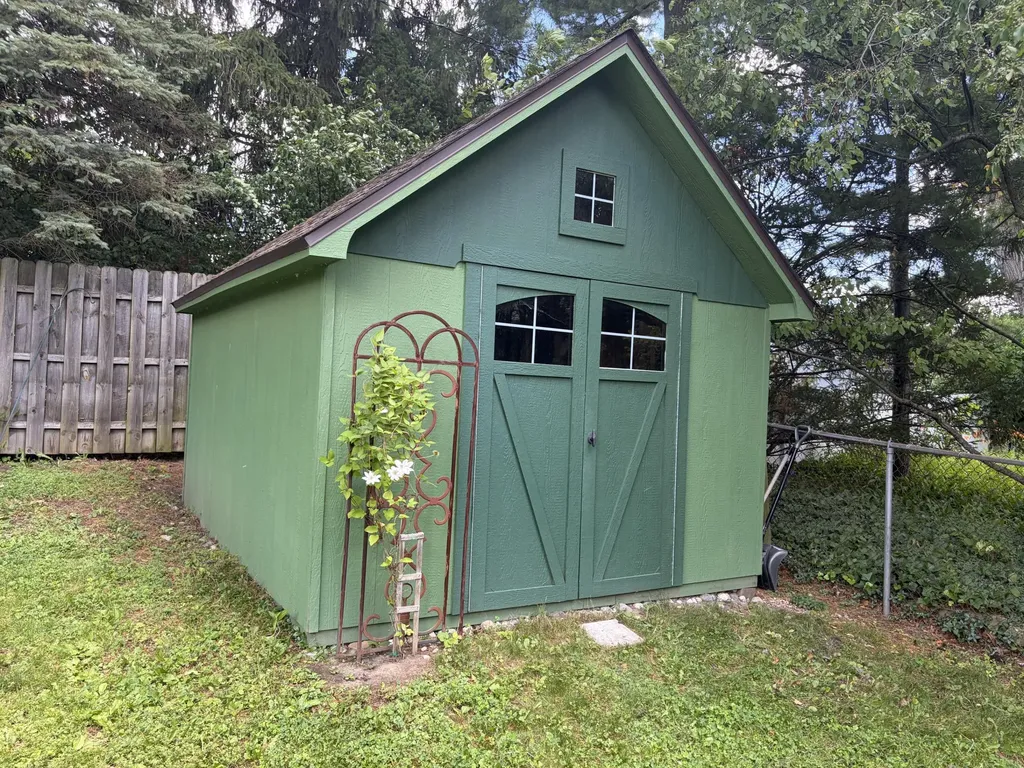 2104 S Circle Drive Ann Arbor City MI 48103